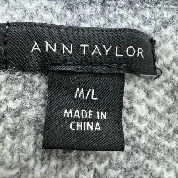 Ann Taylor poncho gray and white - Picture 4 of 4